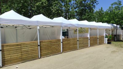 Lloguer de Mobiliari per a Esdeveniments | Barres de Fusta dins de Carpes