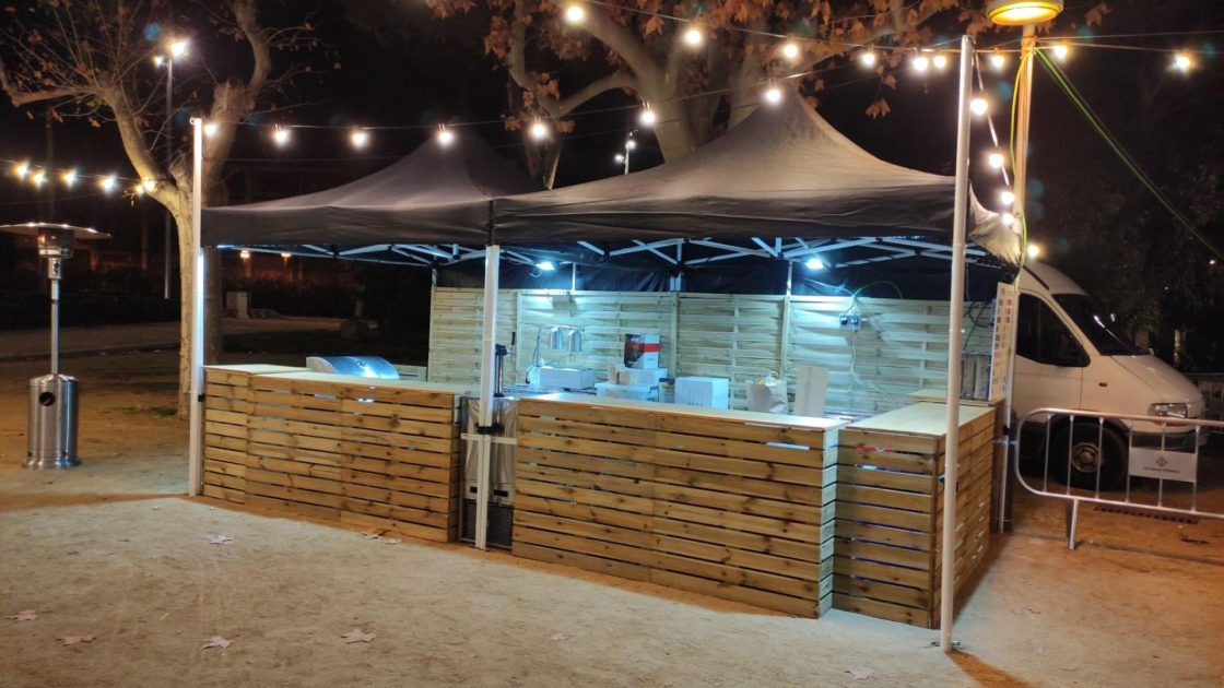 Lloguer de Carpes per a Esdeveniments | Carpes amb Barra