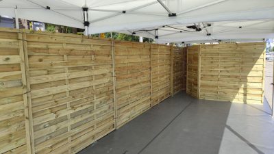 Lloguer de Mobiliari per a Esdeveniments | Panells de Fusta dins de Carpes