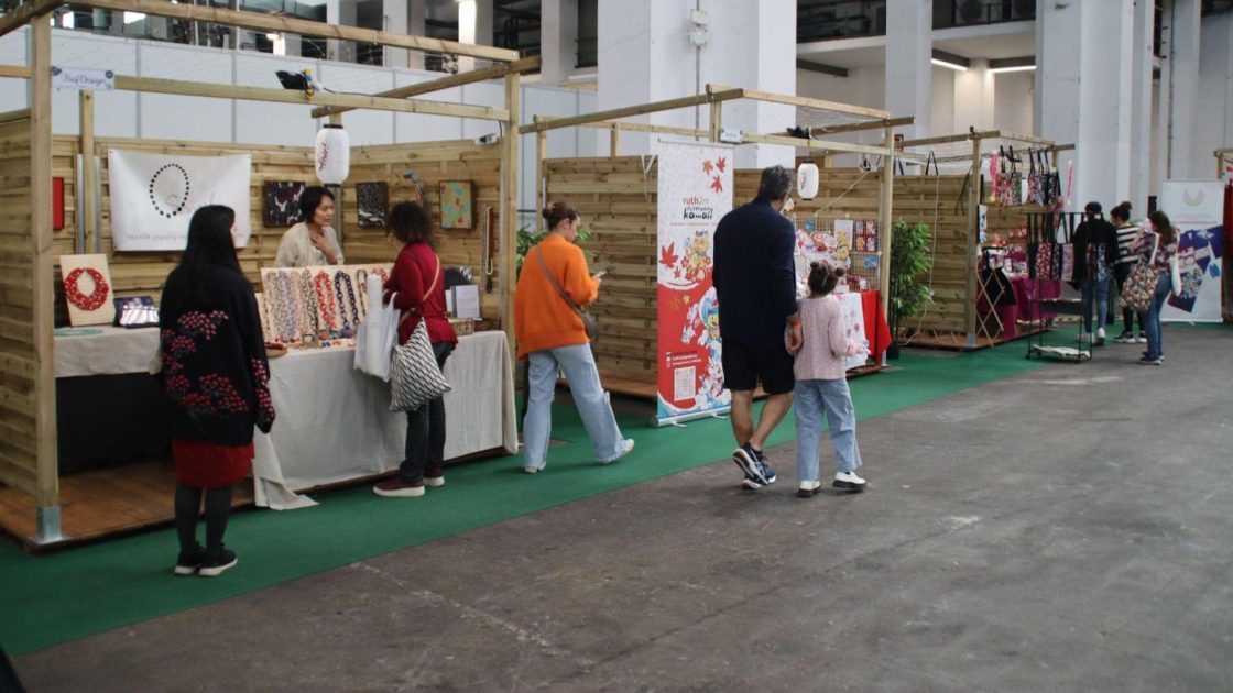 Lloguer de Mobiliari per a Esdeveniments | Estands de Fusta per a Fires i Esdeveniments